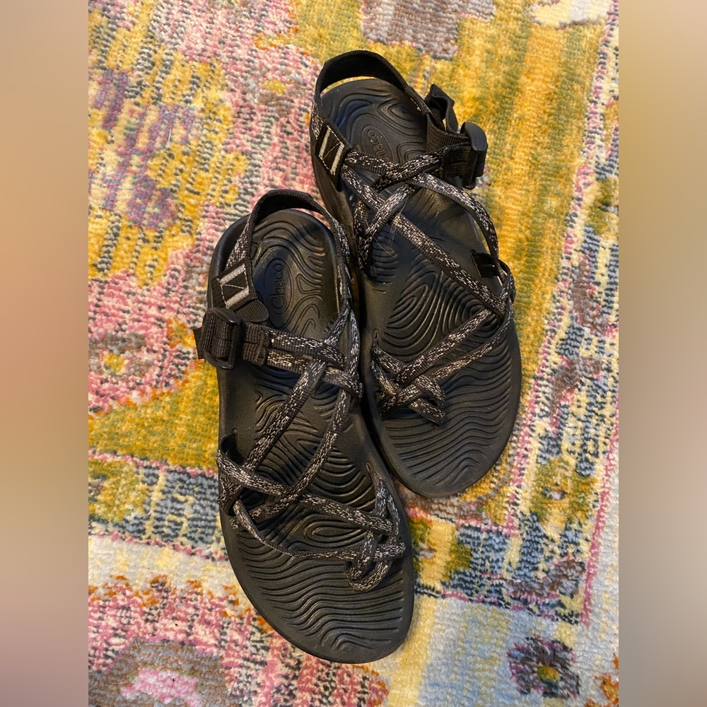 Chacos ZX/2 double strap hiking sandals. Size 10.
